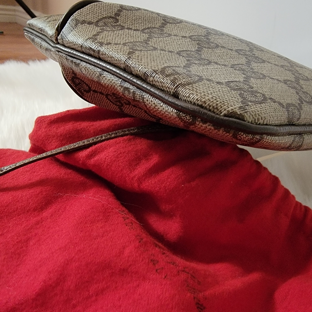 Sold Sold Sold Gucci Crossbody Handbag - Picture 9 of 14